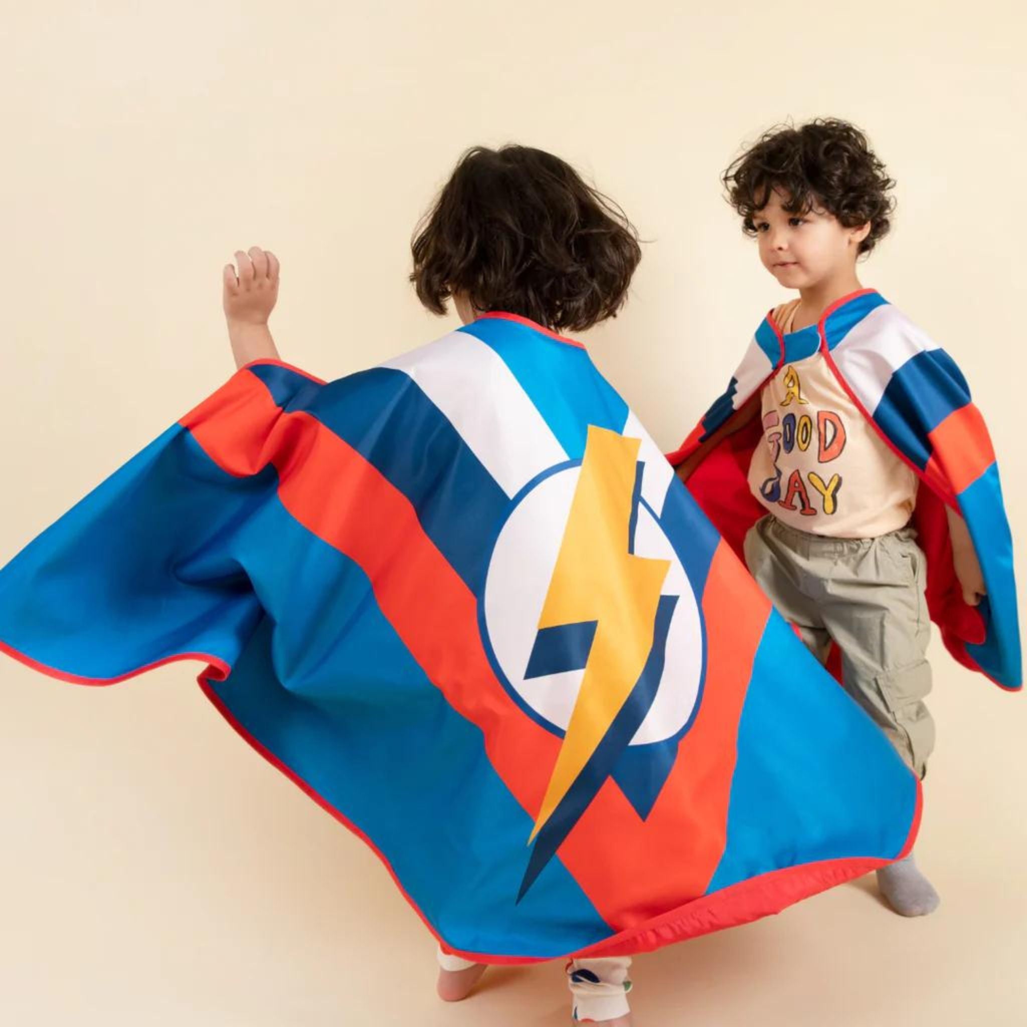 Idée déguisement enfant cape super héros made in france